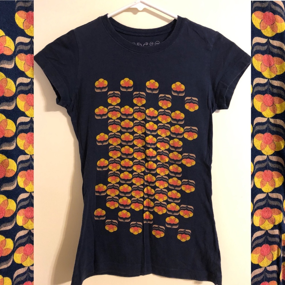 3/$15 Geometric Floral Pattern Shirt